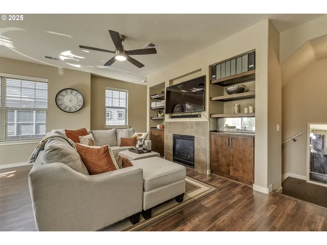 $358,500 | 7959 Northeast Rockne Way, Hillsboro, OR 97006