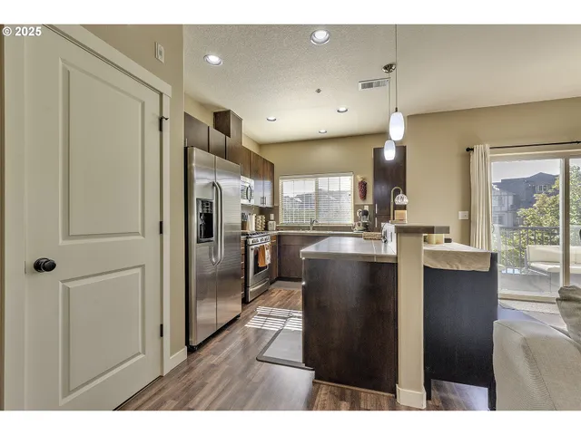 $358,500 | 7959 Northeast Rockne Way, Hillsboro, OR 97006