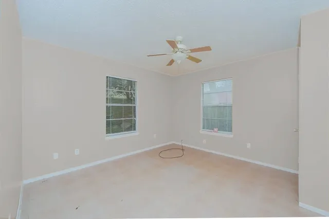 $1,120 | 201 West 3rd Street, Rockport, TX 78382