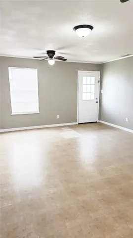 $1,120 | 201 West 3rd Street, Rockport, TX 78382