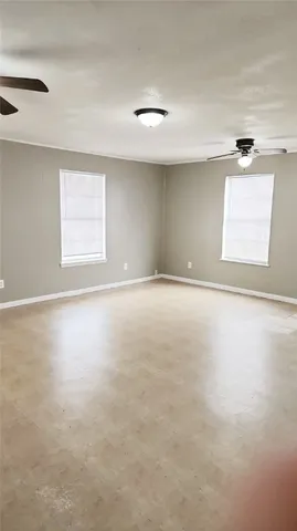 $1,120 | 201 West 3rd Street, Rockport, TX 78382