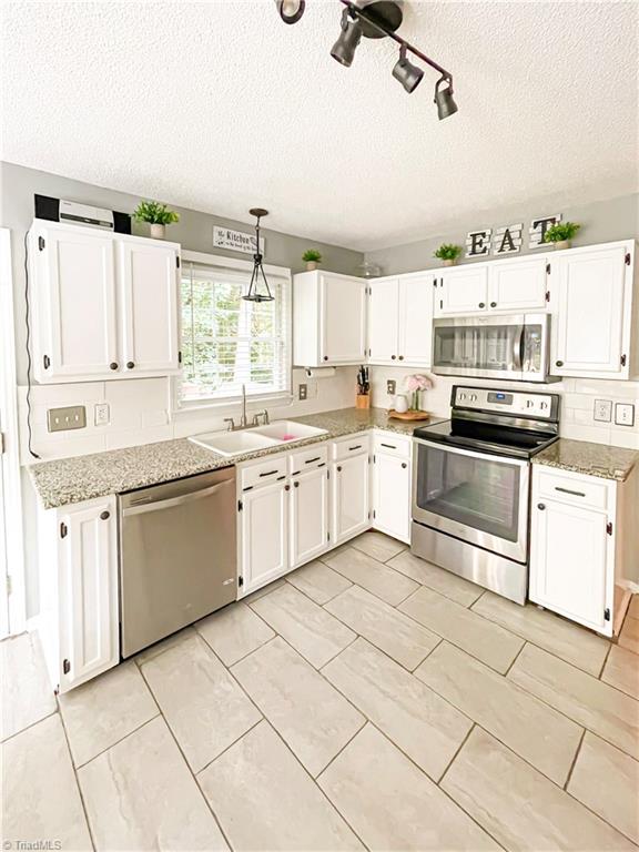 5213 Blakeley Lane Raleigh, NC 27613 - Photo 14 of 24