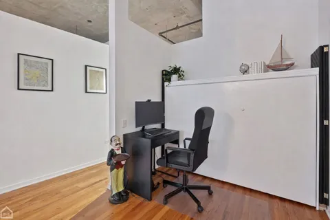 $375,000 | 210 South Desplaines Street, Unit 404, Chicago, IL 60661