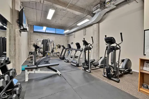 $375,000 | 210 South Desplaines Street, Unit 404, Chicago, IL 60661