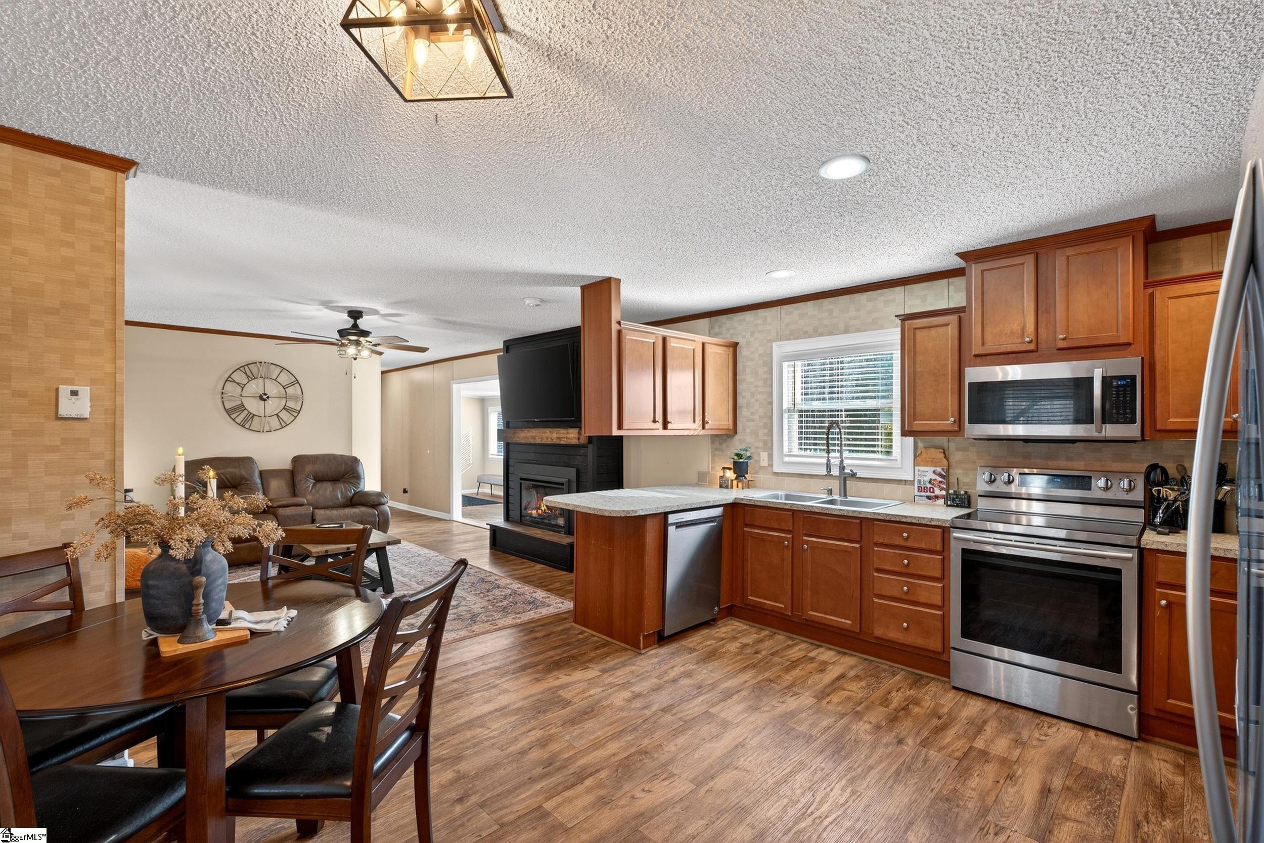 71 Lodgeview Court Gray Court, SC 29645 - Photo 14 of 47