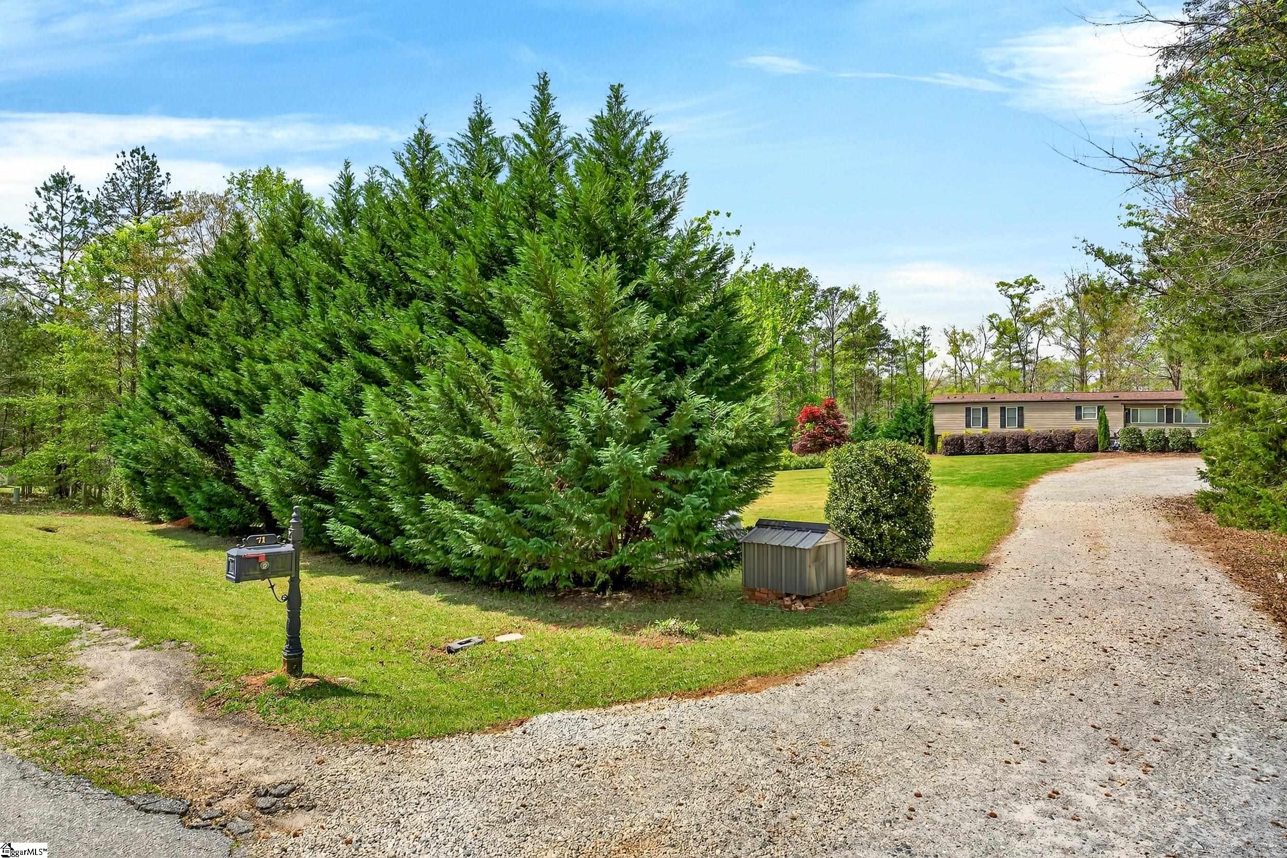 71 Lodgeview Court Gray Court, SC 29645 - Photo 4 of 47