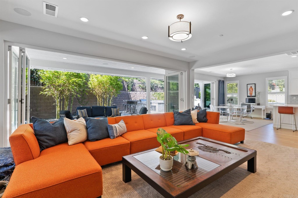 833 Channel Island Drive Encinitas, CA 92024 - Photo 4 of 22 indoor/outdoor living