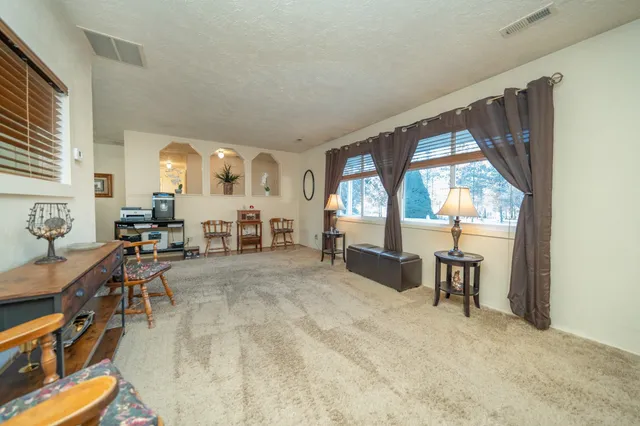 $596,000 | 3732 East Westwood Avenue, Chattaroy, WA 99003