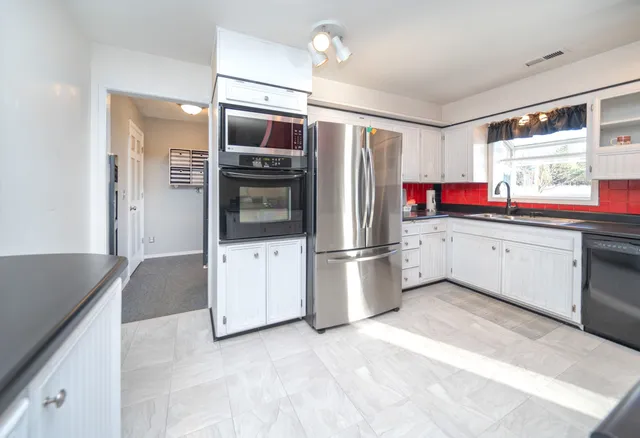 $596,000 | 3732 East Westwood Avenue, Chattaroy, WA 99003