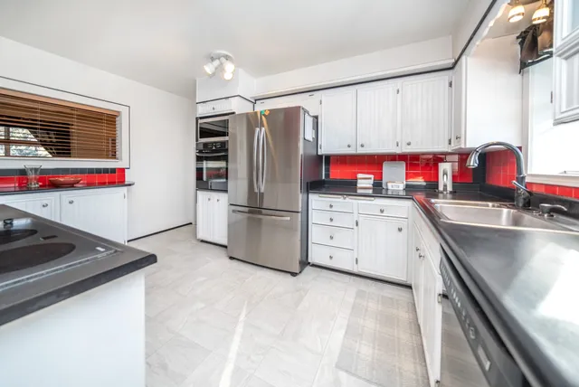 $596,000 | 3732 East Westwood Avenue, Chattaroy, WA 99003