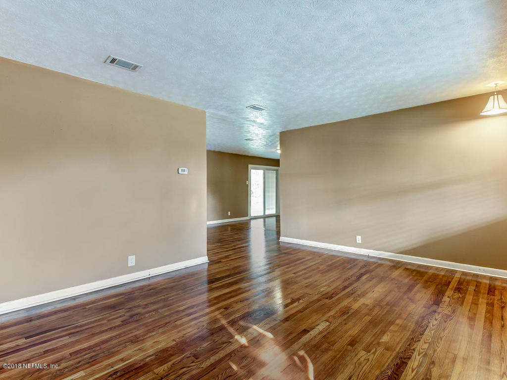 7404 Hennessy Road Jacksonville, FL 32244 - Photo 8 of 32 Dining Room
