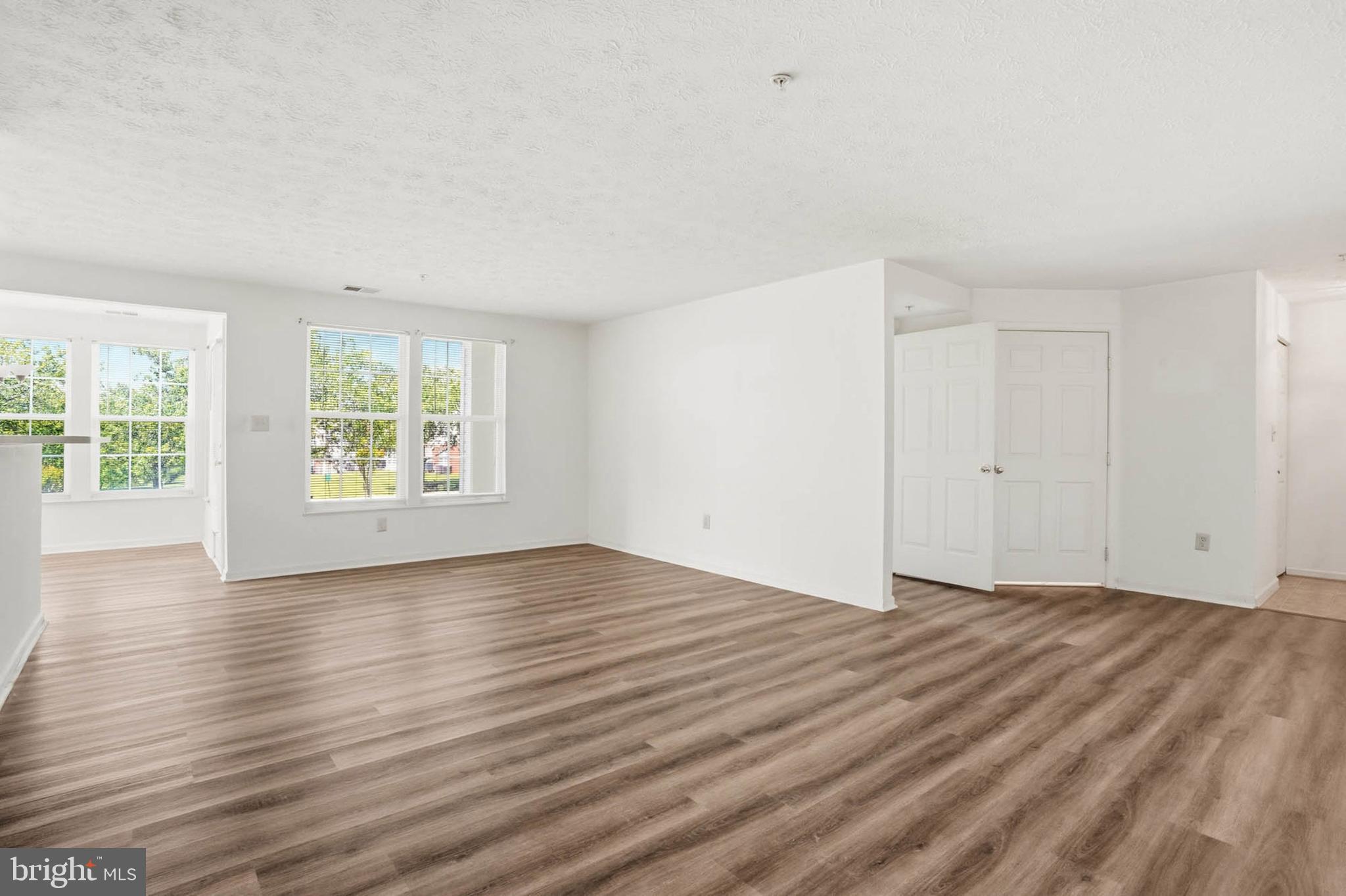 699 Winding Stream Way, Unit 102 Odenton, MD 21113 - Photo 2 of 30 Livng Room