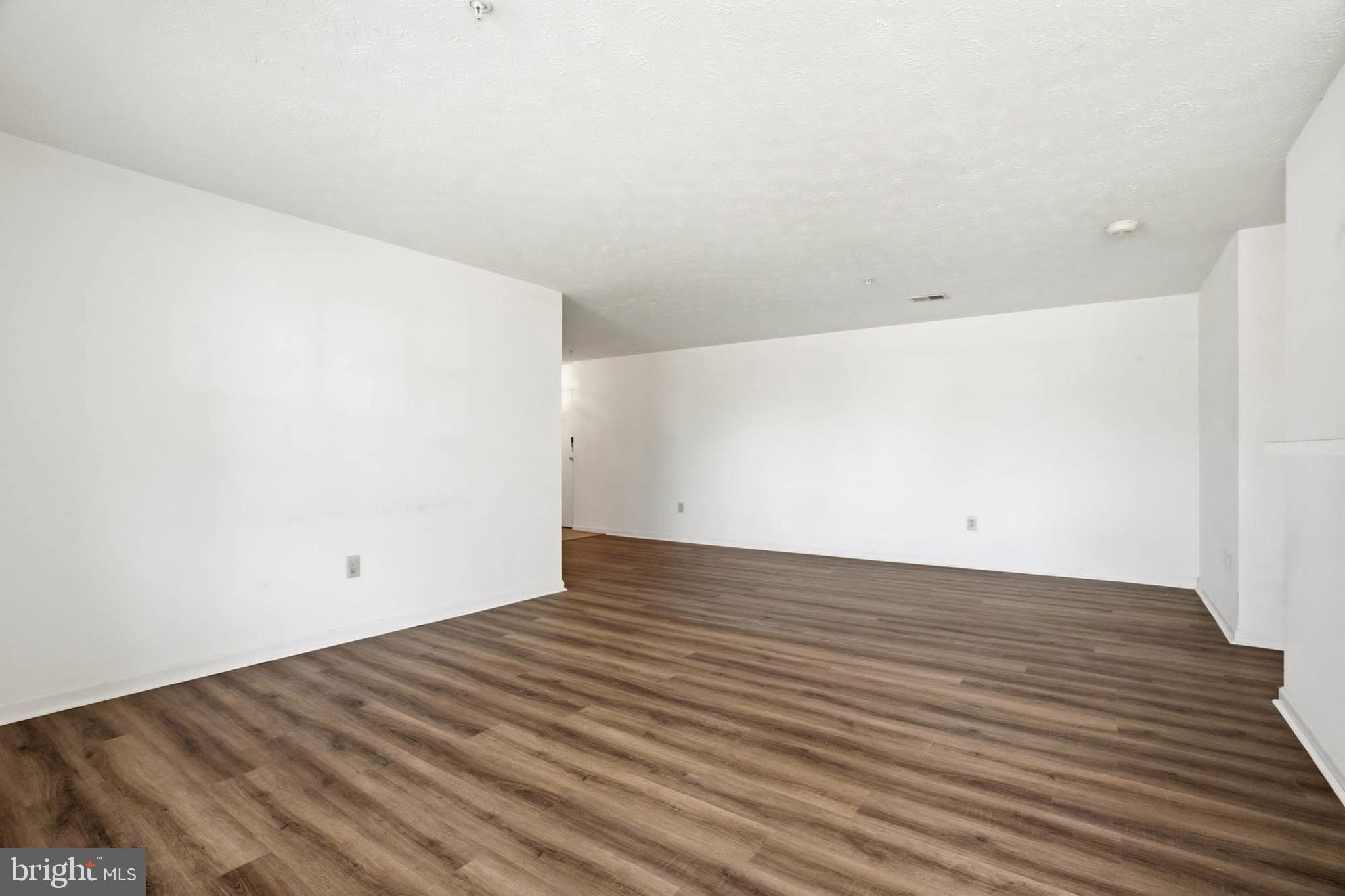 699 Winding Stream Way, Unit 102 Odenton, MD 21113 - Photo 3 of 30 Living Room