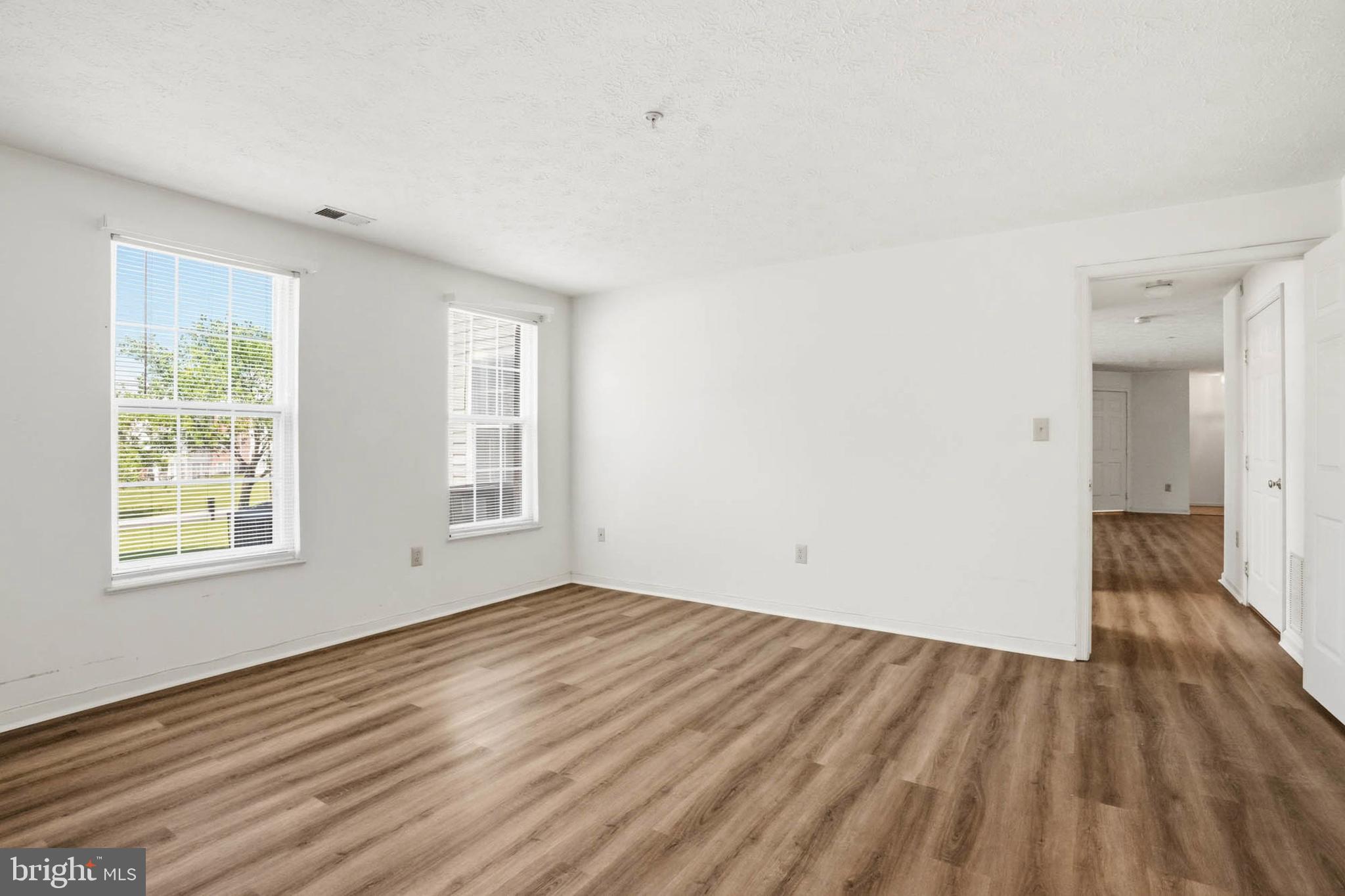 699 Winding Stream Way, Unit 102 Odenton, MD 21113 - Photo 4 of 30 Dining