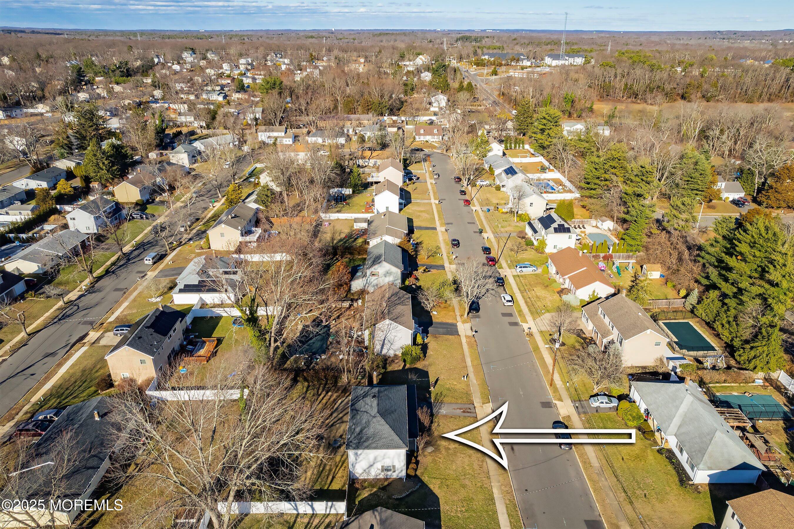 29 Fox Drive Jackson, NJ 08527 - Photo 41 of 41 41-Side Left 1 with Arrow