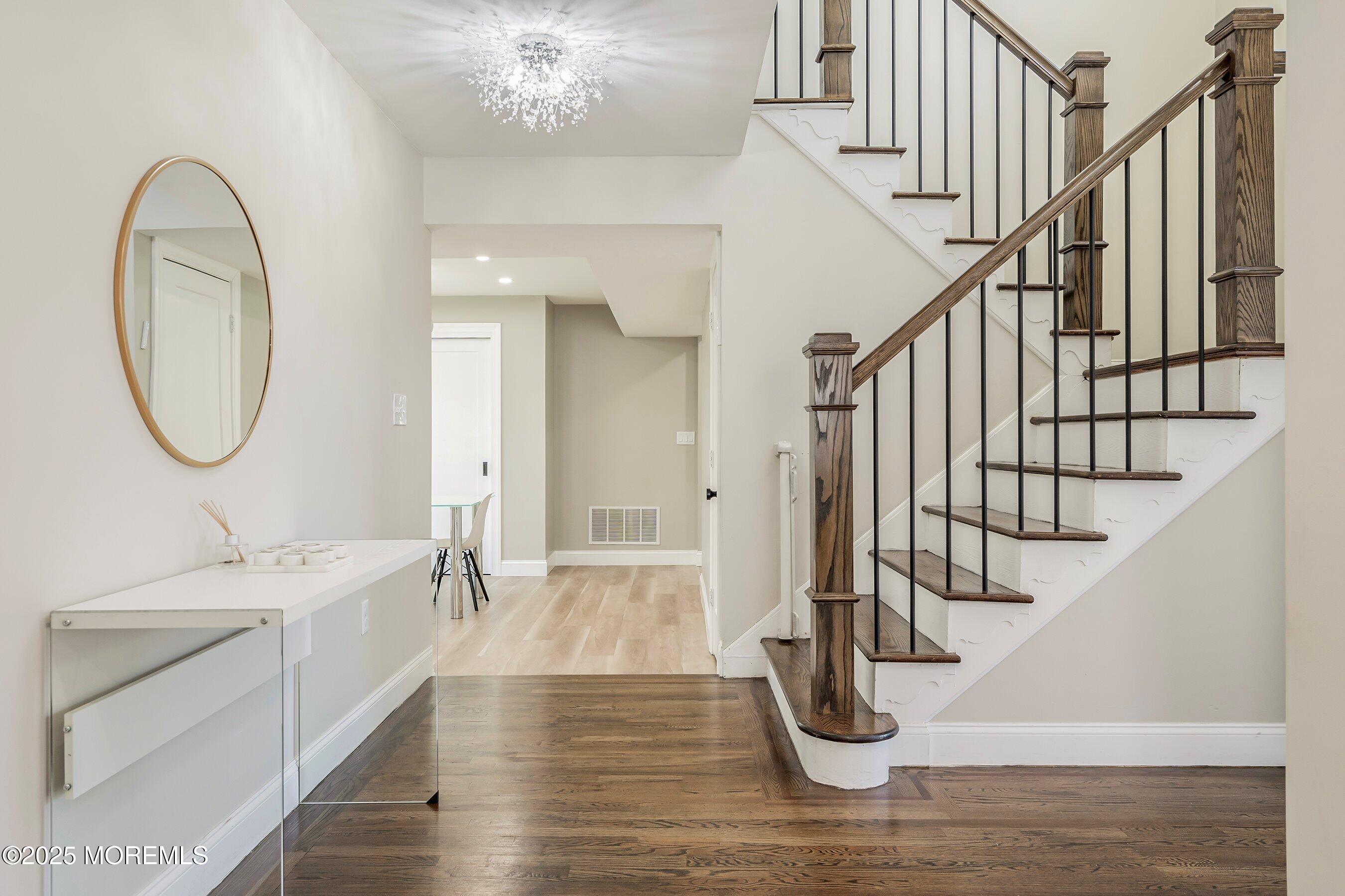 29 Fox Drive Jackson, NJ 08527 - Photo 8 of 41 07-Foyer 1B