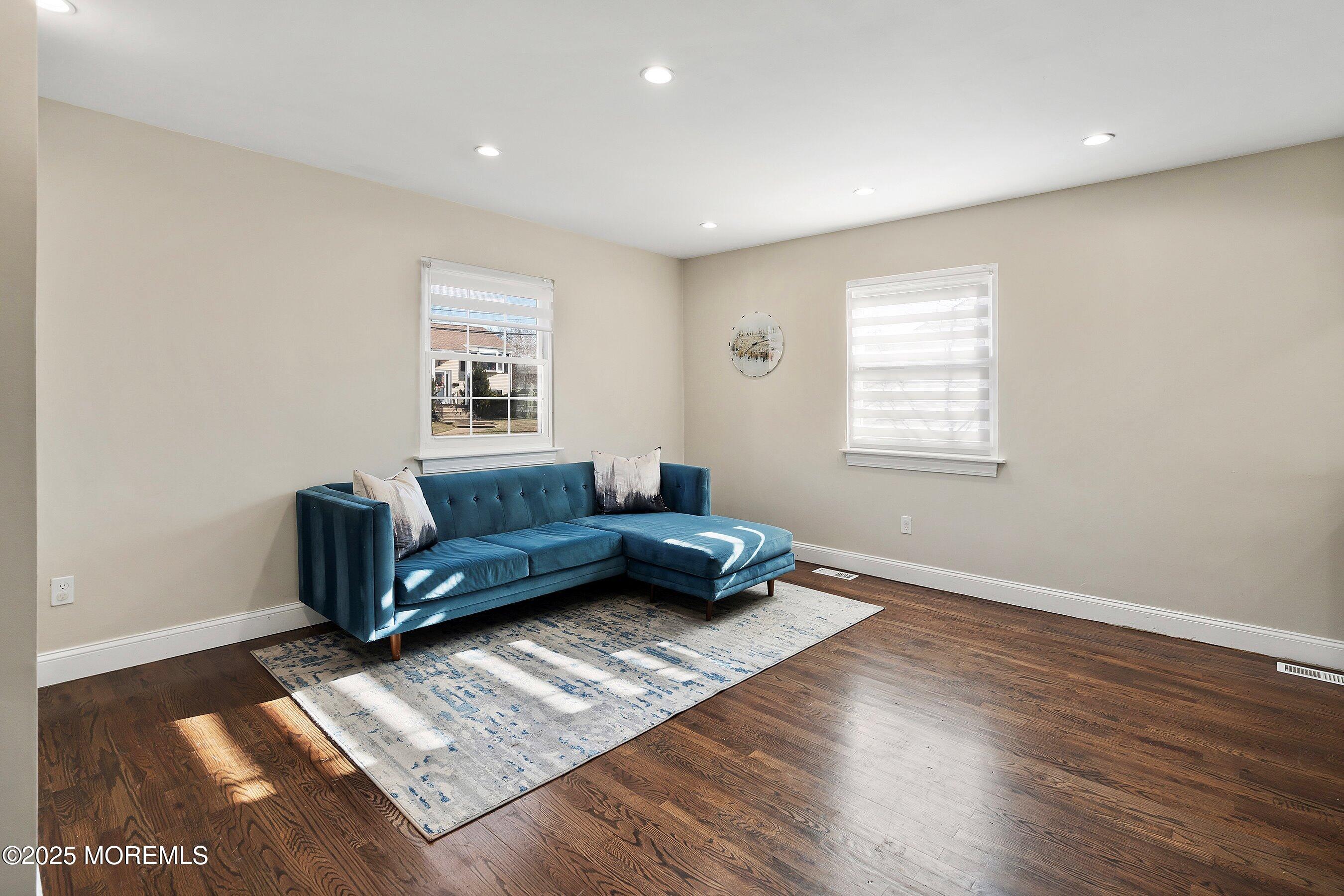 29 Fox Drive Jackson, NJ 08527 - Photo 9 of 41 08-Living 1A