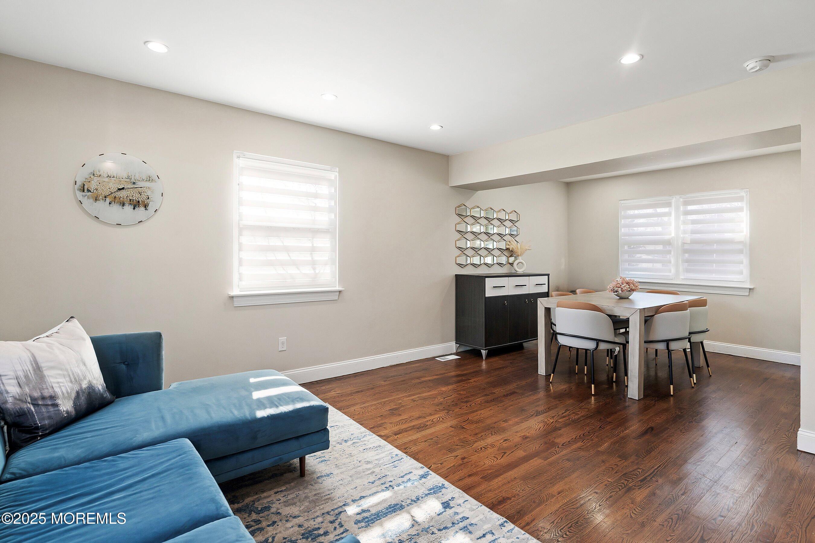 29 Fox Drive Jackson, NJ 08527 - Photo 10 of 41 09-Living 1B