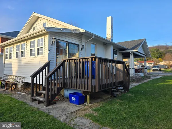 $230,000 | 3424 Raymond Street, Reading, PA 19605