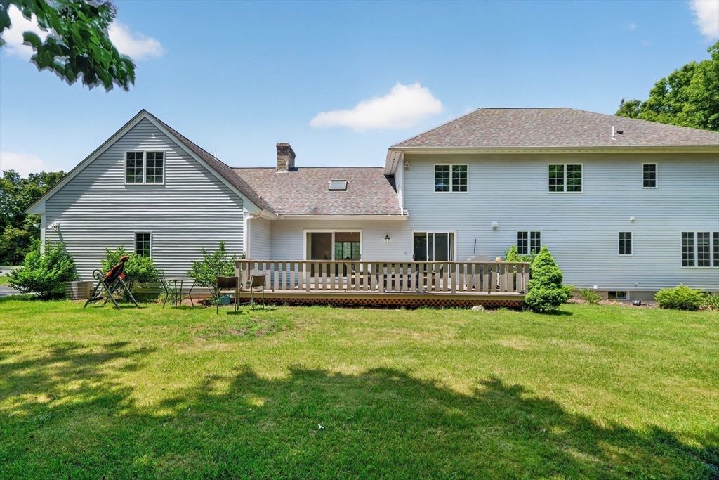 29 Page Road Weston, MA 02493 - Photo 3 of 34