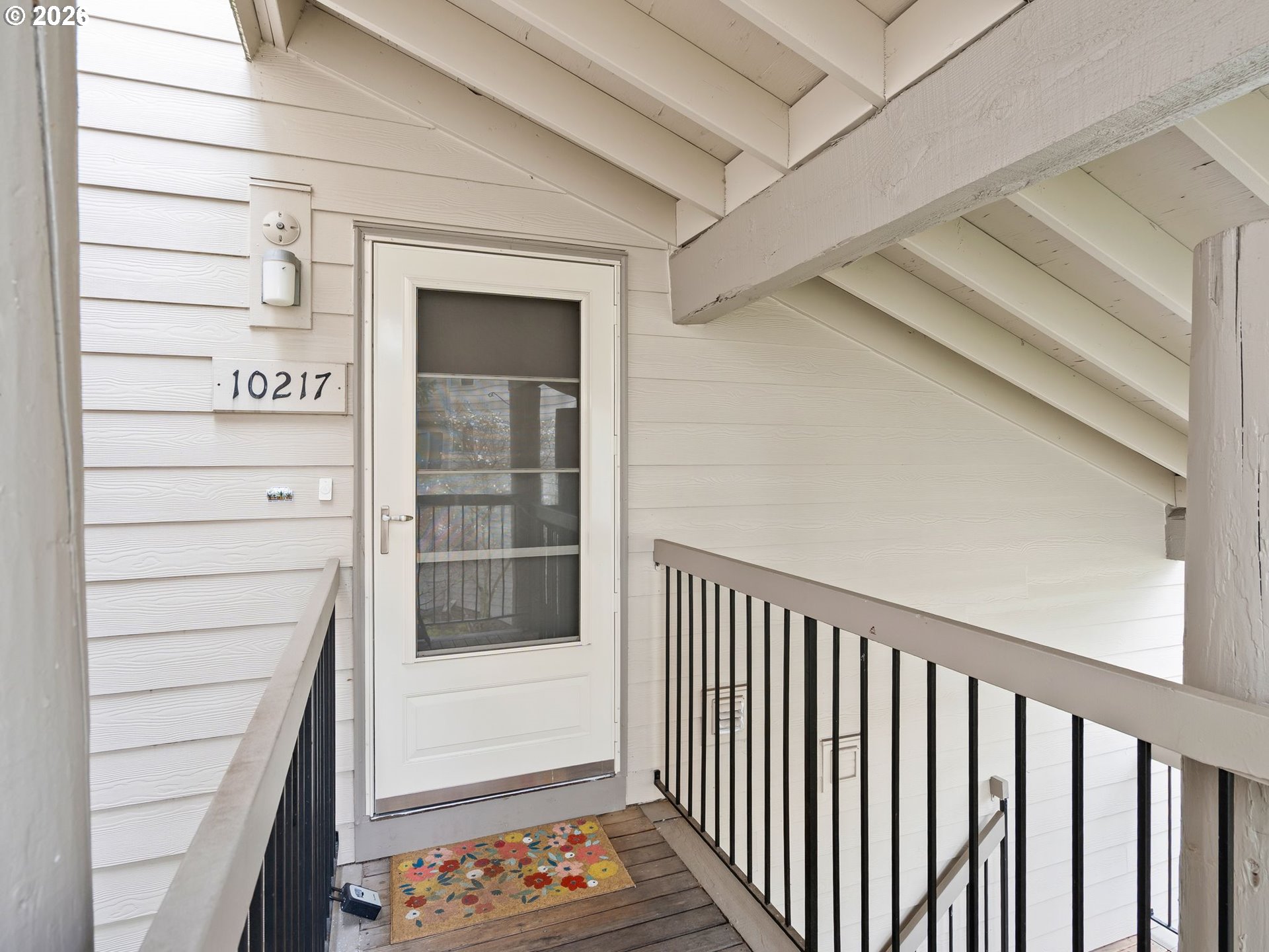 10217 Southwest Trapper Terrace Beaverton, OR 97008 - Photo 2 of 34