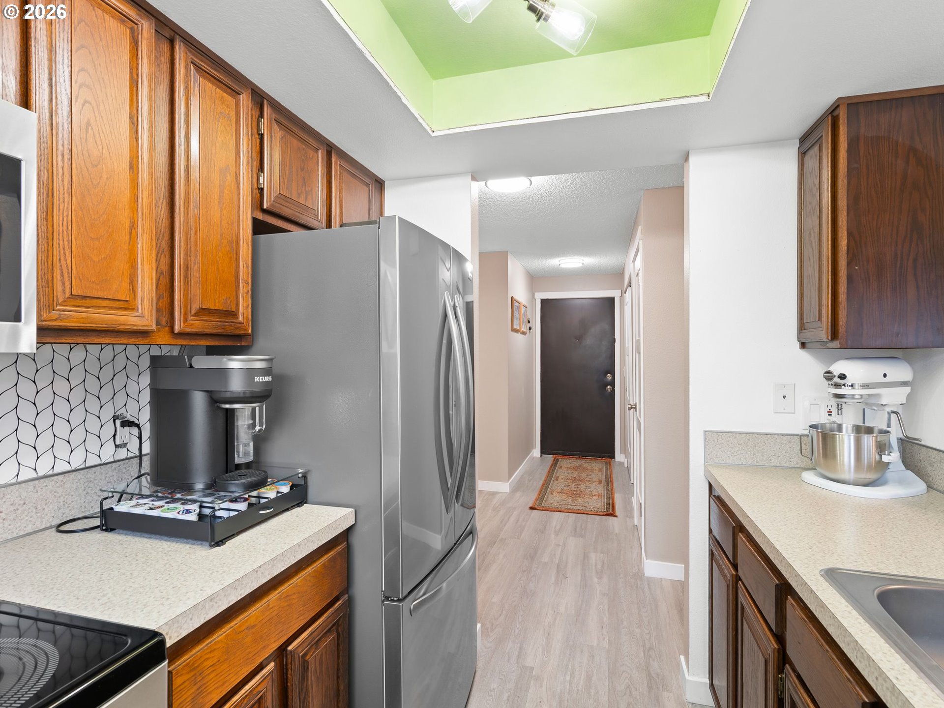 10217 Southwest Trapper Terrace Beaverton, OR 97008 - Photo 6 of 34