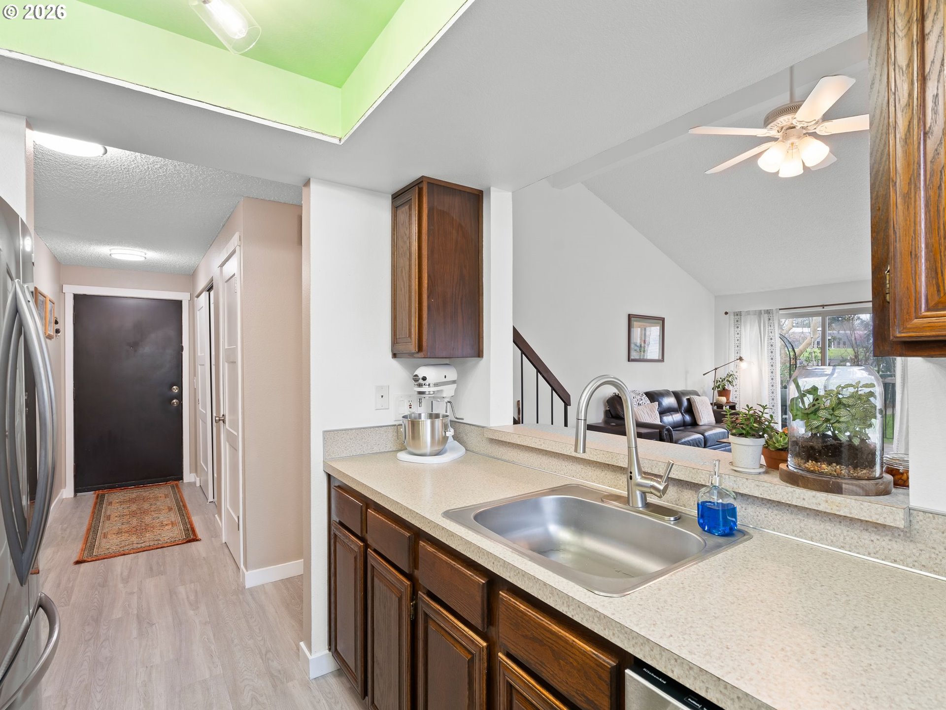 10217 Southwest Trapper Terrace Beaverton, OR 97008 - Photo 7 of 34