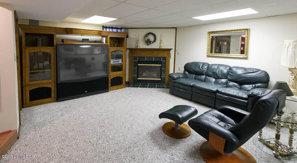 6715 Grandfield Road Louisville, KY 40258 - Photo 24 of 44 668A7465