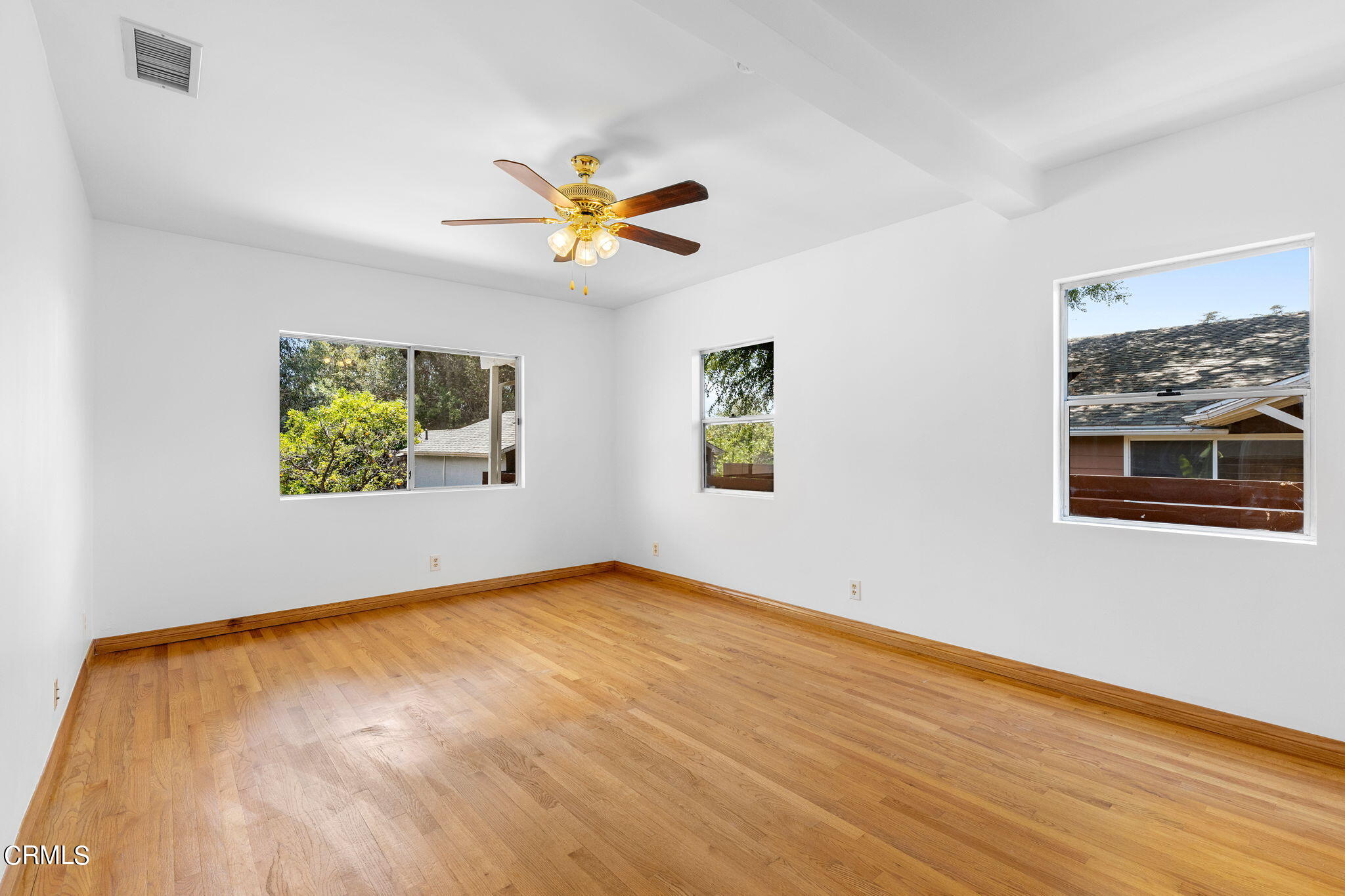 50 Marathon Road Altadena, CA 91001 - Photo 17 of 33 a view of an empty room with window