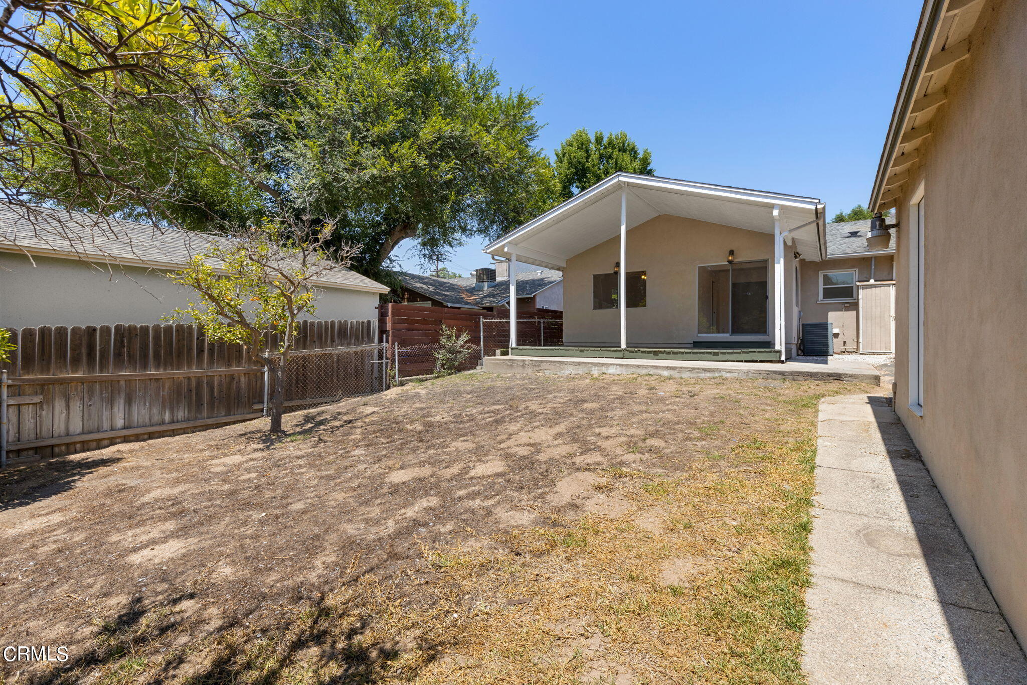 50 Marathon Road Altadena, CA 91001 - Photo 27 of 33 a front view of a house with a porch