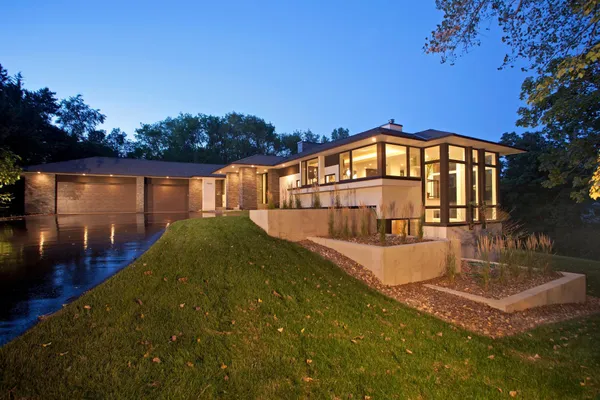 $2,395,000 | 17950 Fairhomes Lane, Deephaven, MN 55391