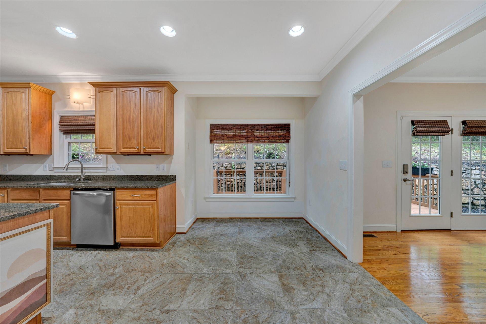 3334 Hidden Oak Road Southwest Roanoke, VA 24018 - Photo 13 of 37 13-Shows Great 3334 Hidden Oak Rd SW-12