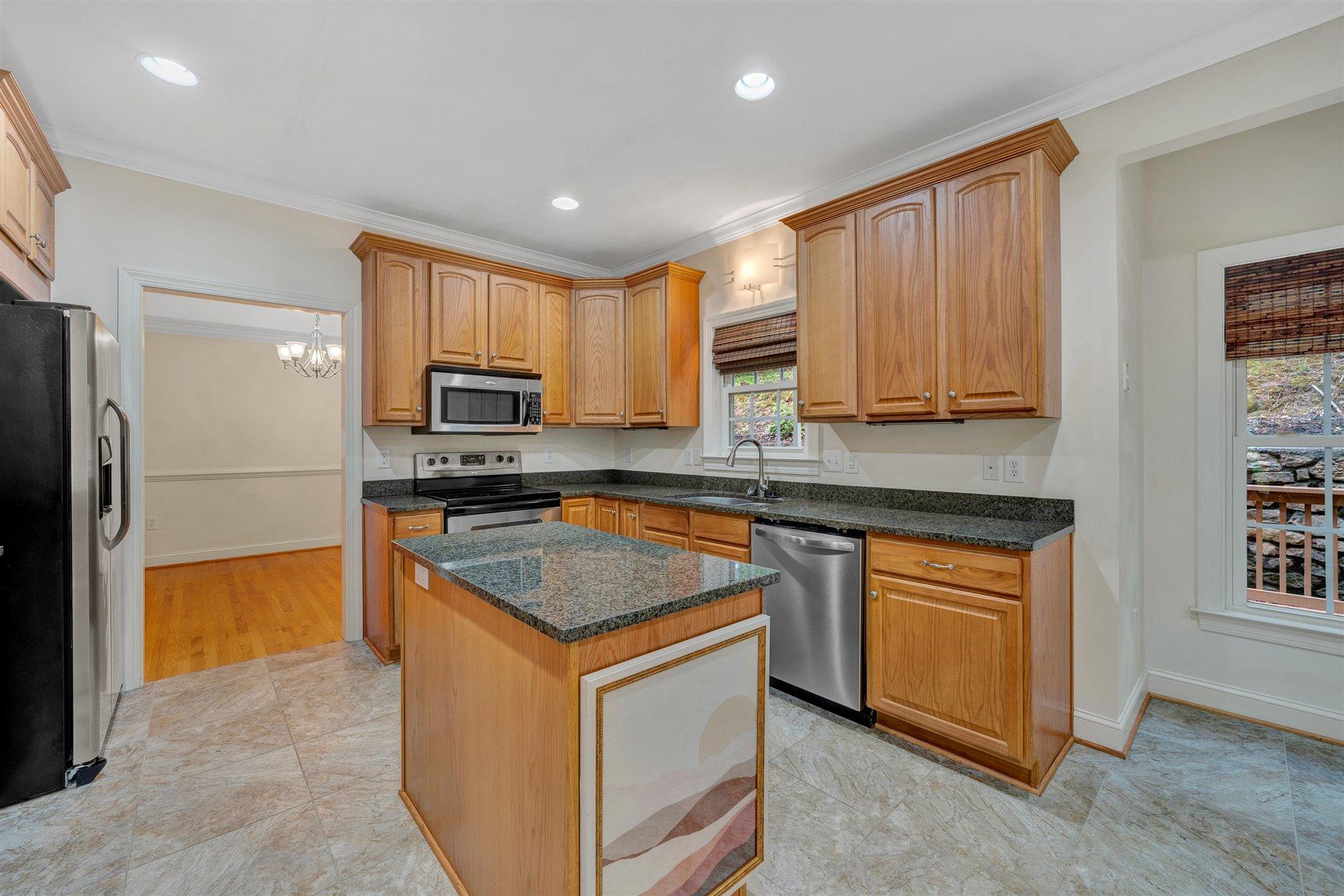 3334 Hidden Oak Road Southwest Roanoke, VA 24018 - Photo 14 of 37 14-Shows Great 3334 Hidden Oak Rd SW-13