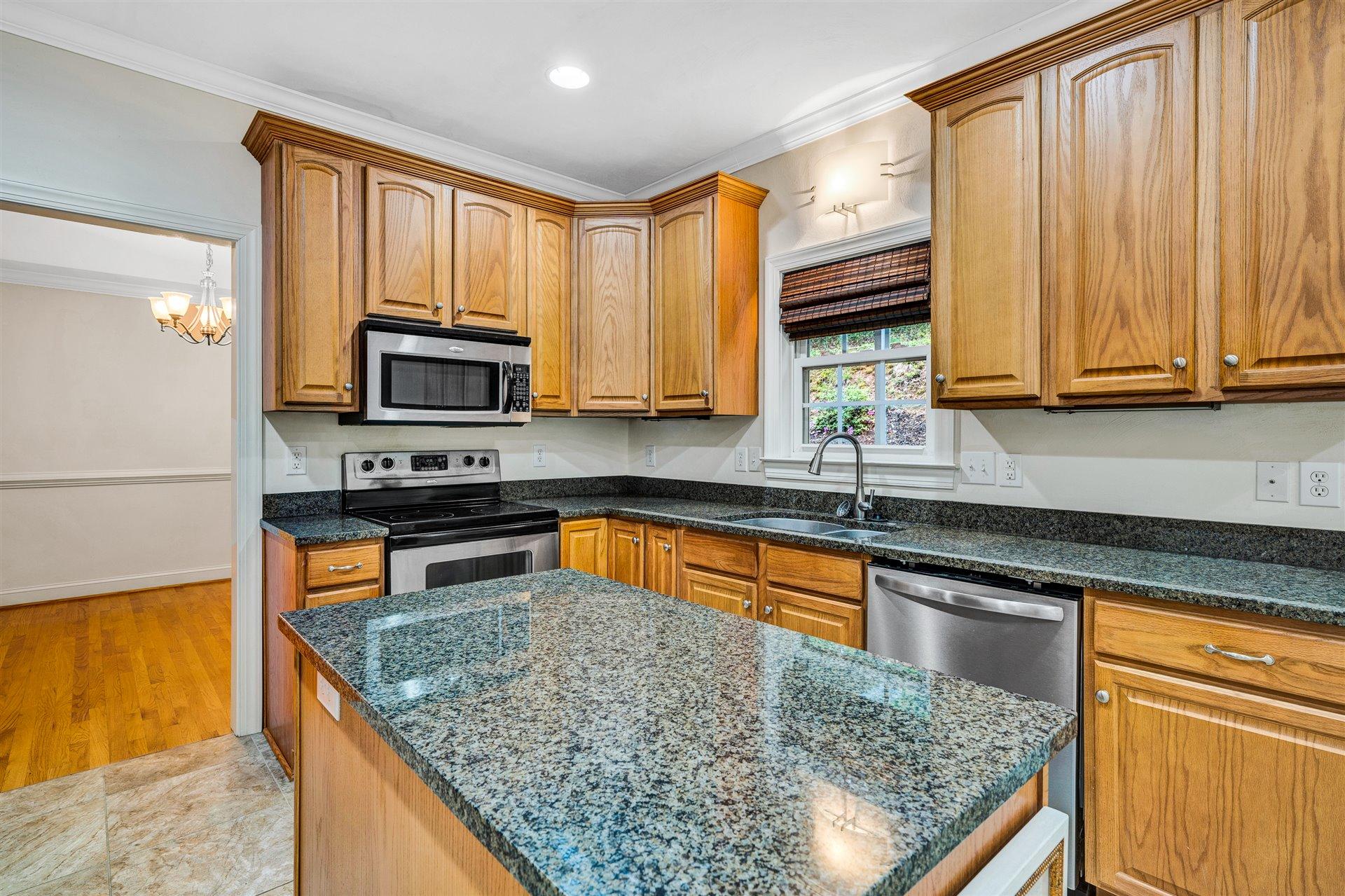 3334 Hidden Oak Road Southwest Roanoke, VA 24018 - Photo 15 of 37 15-Shows Great 3334 Hidden Oak Rd SW-14