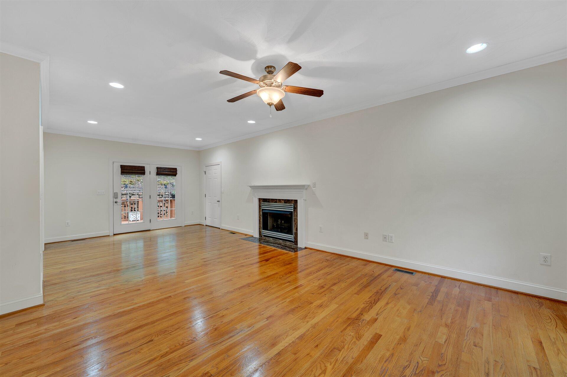 3334 Hidden Oak Road Southwest Roanoke, VA 24018 - Photo 6 of 37 06-Shows Great 3334 Hidden Oak Rd SW-5