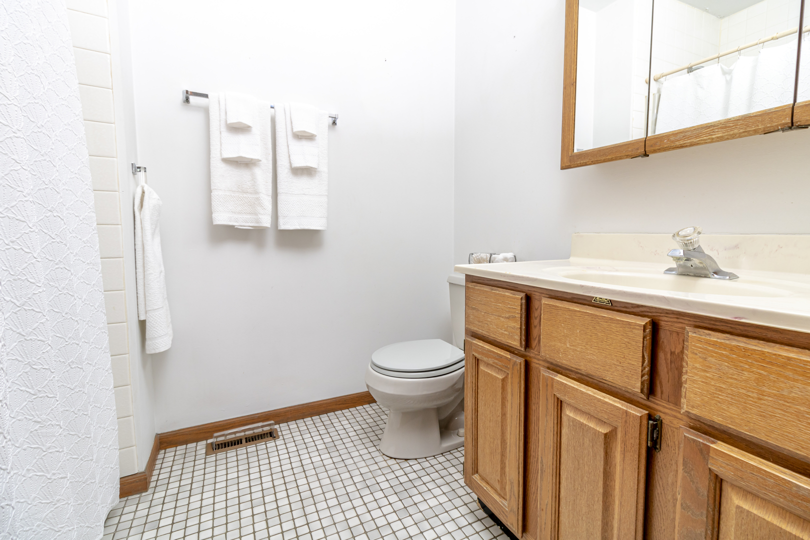 150 Eagle Point Road, Unit R Fox Lake, IL 60020 - Photo 12 of 21