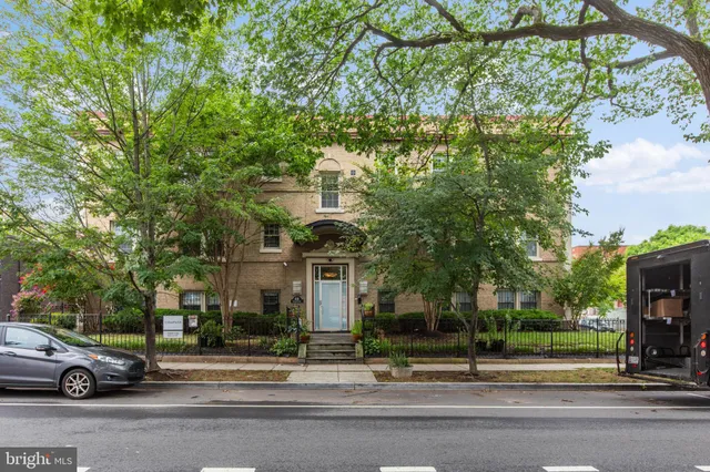 $2,100 | 410 15th Street Northeast, Unit 24, Washington, DC 20002