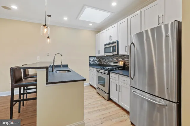 $2,100 | 410 15th Street Northeast, Unit 24, Washington, DC 20002