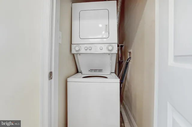 $2,100 | 410 15th Street Northeast, Unit 24, Washington, DC 20002