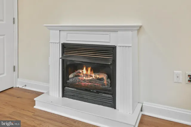 $2,100 | 410 15th Street Northeast, Unit 24, Washington, DC 20002