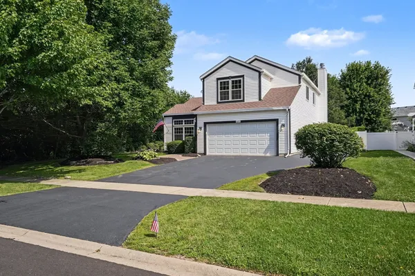 $499,900 | 601 Carnation Drive, Oswego, IL 60543