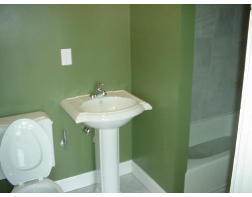 12-2 Oliver Road, Unit 2 Watertown, MA 02472 - Photo 10 of 11