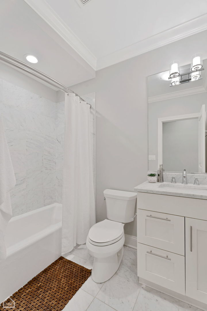 841 West Grace Street, Unit 3NE Chicago, IL 60613 - Photo 37 of 50