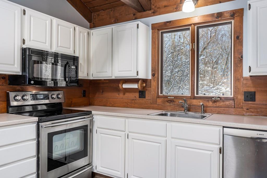 93 Golden Run Road Bolton, MA 01740 - Photo 5 of 42