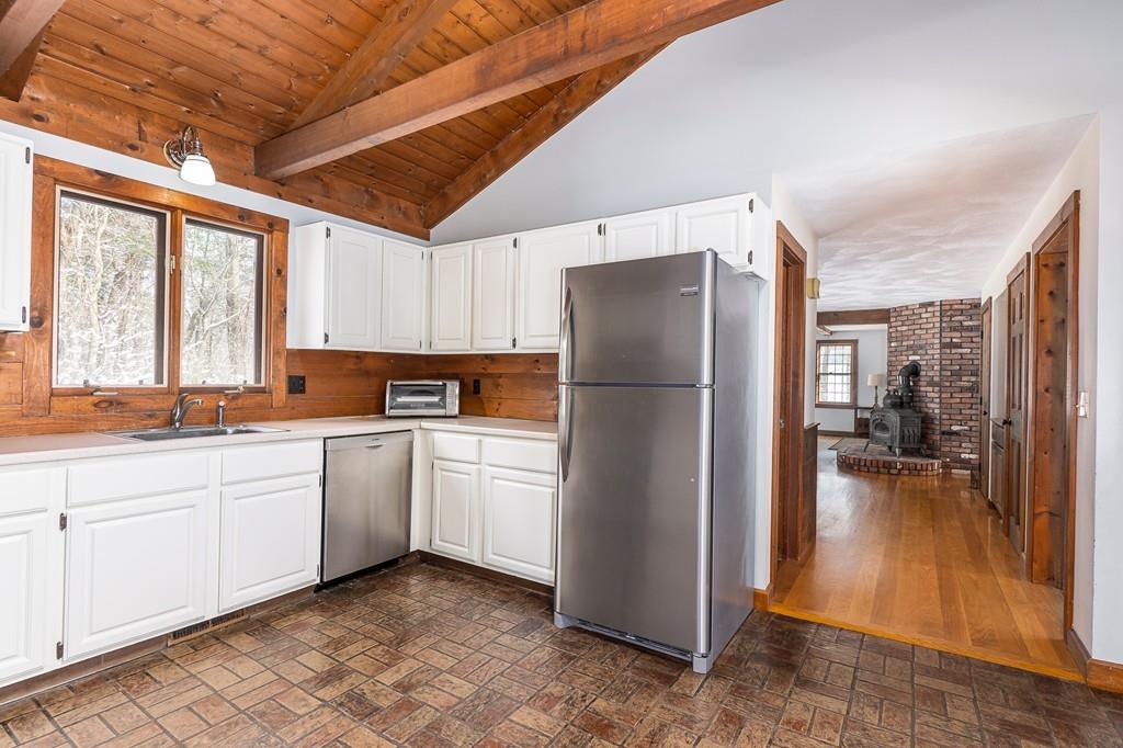 93 Golden Run Road Bolton, MA 01740 - Photo 6 of 42