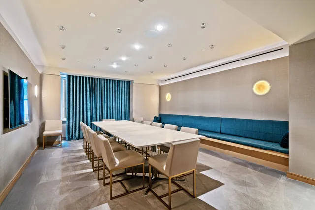 $595,000 | 465 Park Avenue, Unit 8E | Midtown East