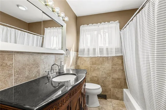 $195,500 | 11405 Greenwood Road, Kansas City, MO 64134