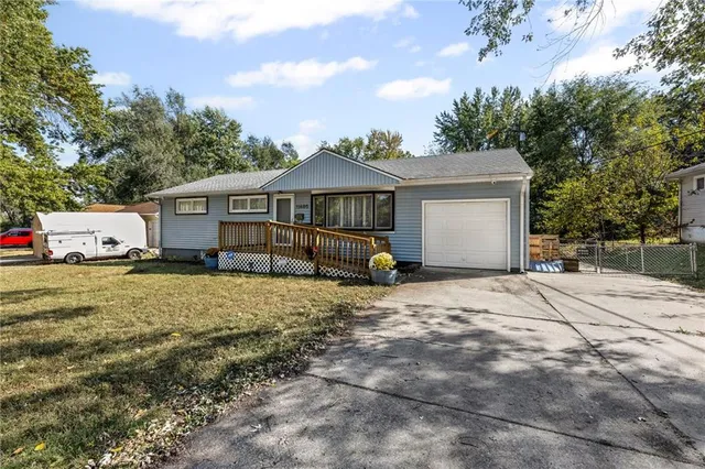 $195,500 | 11405 Greenwood Road, Kansas City, MO 64134