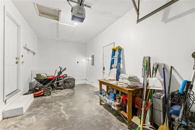 $195,500 | 11405 Greenwood Road, Kansas City, MO 64134