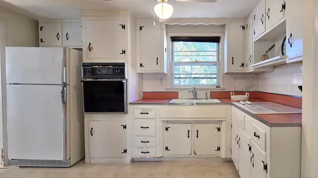 $1,075,000 | 483 Main Street, Westport, CT 06880